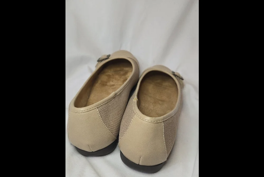 Solanz Charlotte Neutral Beige Ballet Flats with Buckle Women's 9.5 Wide
